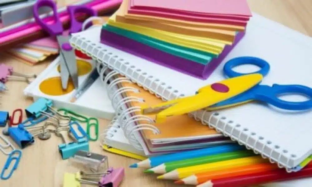 تجهيز الأدوات المدرسية مع الطف